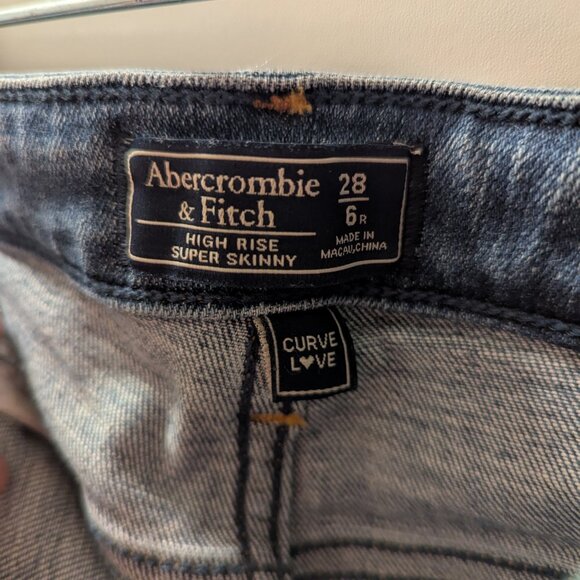 Abercrombie ripped jeans - Picture 2 of 3